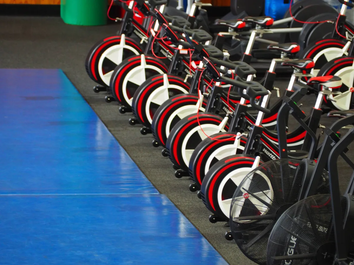 Wat is een spinningbike en hoe werkt de weerstand?